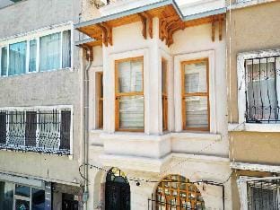 REFurbished Triplex in Taksim Vacation rental in Istanbul