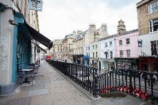 Spacious Central Bath Apartment with Terrace Apartment in Bath