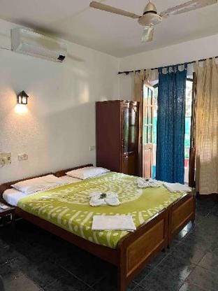 Room by the Beach - Calangute Apartment in Calangute