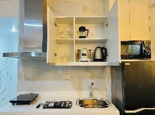 Lovely and Refreshing 1 BR Suite @ Azure Apartment in Paranaque