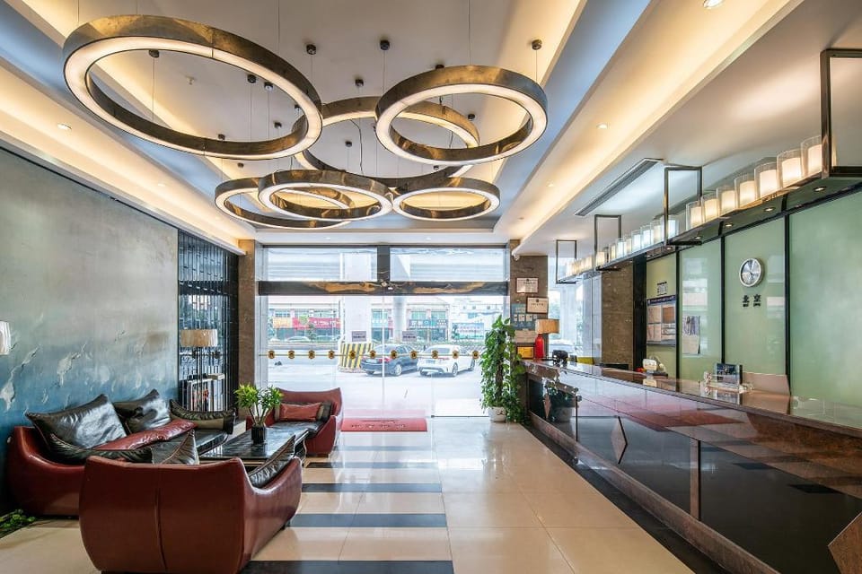Guangzhou Baiyun International Airport Konggang junyue Hotel-24 hours free shuttle bus Hotel in Guangzhou