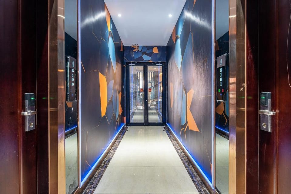 Guangzhou Baiyun International Airport Konggang junyue Hotel-24 hours free shuttle bus Hotel in Guangzhou