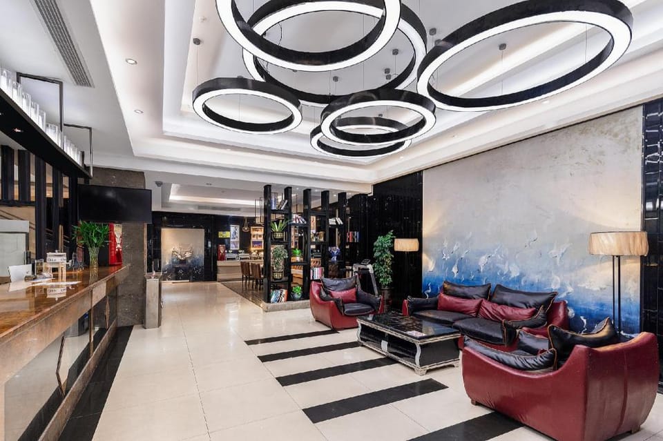 Guangzhou Baiyun International Airport Konggang junyue Hotel-24 hours free shuttle bus Hotel in Guangzhou