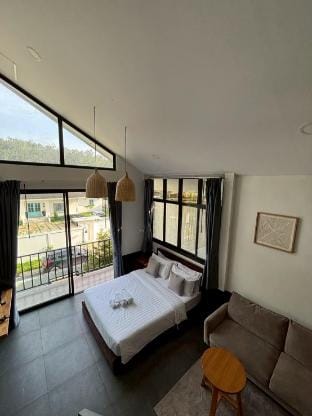 White Marco House Vacation rental in Thep Krasatti