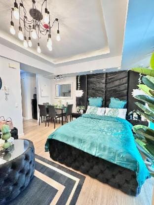 "Arkee’s Crib: Solinea, Netflix, Pool, Ayala" Apartment in Lapu-Lapu City