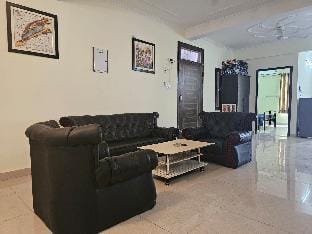 3 BHK in Krishna Nagar Lucknow(LKOL401) Vacation rental in Lucknow