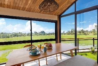 NEW - Ubud Luxury Villa In Paddy Field Villa in Sukawati