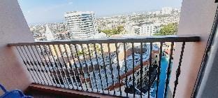 SnR-Venice-Clean and Facing Grand Canal View Apartment in Makati