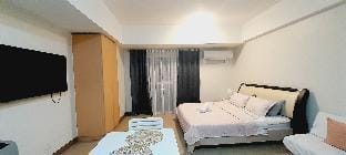 SnR-Venice-Clean and Facing Grand Canal View Apartment in Makati