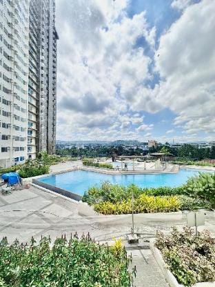 “Doms’ Ryokan: Avida, PoolView, Netflix, FastWifi Apartment in Cagayan de Oro
