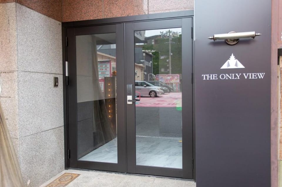 Two BR / 8Pax / 3 min from station and Tsutenkaku Apartment in Osaka