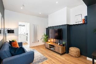 City Centre Living:  Oasis at Crescent Apartments Vacation rental in Newport