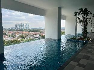 Edumetro @ Subang, Sunway, 4 Pax Free WI-FI Apartment in Subang Jaya