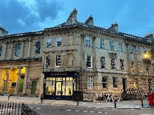 Stunning Central Bath Townhouse off Pulteney Bridge Apartment in Bath