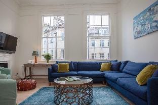 Stunning Central Bath Townhouse off Pulteney Bridge Apartment in Bath