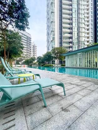 KidsVille Free Parking, Kid-Friendly, Special Pool and Indoor Play 5 Mins Legoland Apartment in Johor