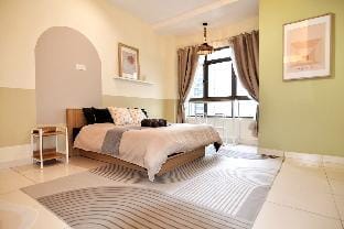 PJ Art Nouveau Suite, Free Parking, Self Check In Apartment in Petaling Jaya