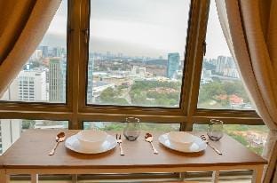 PJ Art Nouveau Suite, Free Parking, Self Check In Apartment in Petaling Jaya
