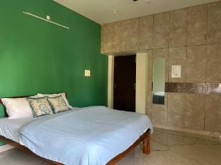 Queen Bedroom  Vacation rental in Puducherry