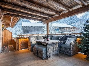 Chalet in Neukirchen near Ski Arena Wildkogel Apartment in Salzburgerland