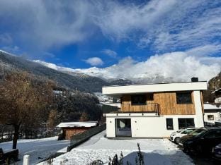 Inviting Apartment with Terrace Apartment in Soelden