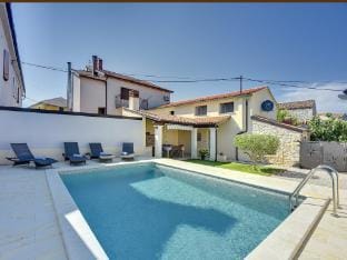 Villa in Pula with Private Pool Vacation rental in Istria County