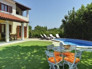 Holiday Home Medulin near Beach  Pool Vacation rental in Medulin