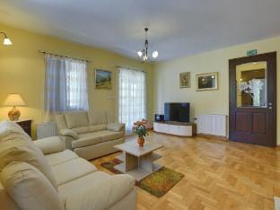 Holiday Home Medulin near Beach  Pool Vacation rental in Medulin