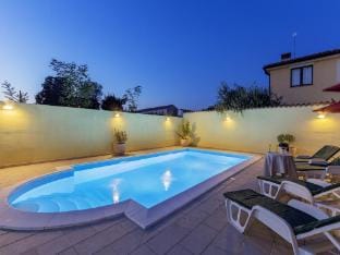 Villa in Marmajola with Private Pool Villa in Vodnjan