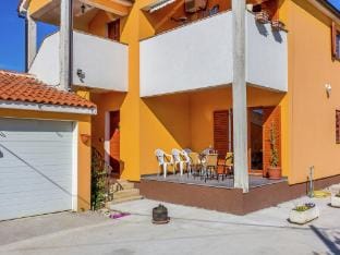 Holiday Home in Galizana with Private Pool Vacation rental in Pula