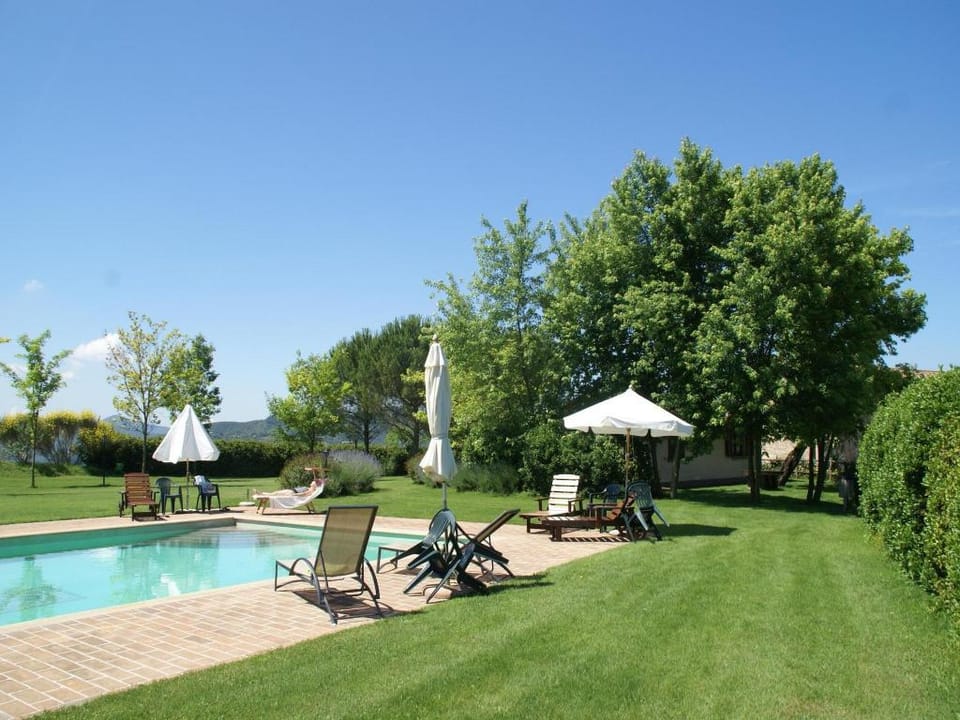Apartment in Montone with Pool  Garden Apartment in Umbria