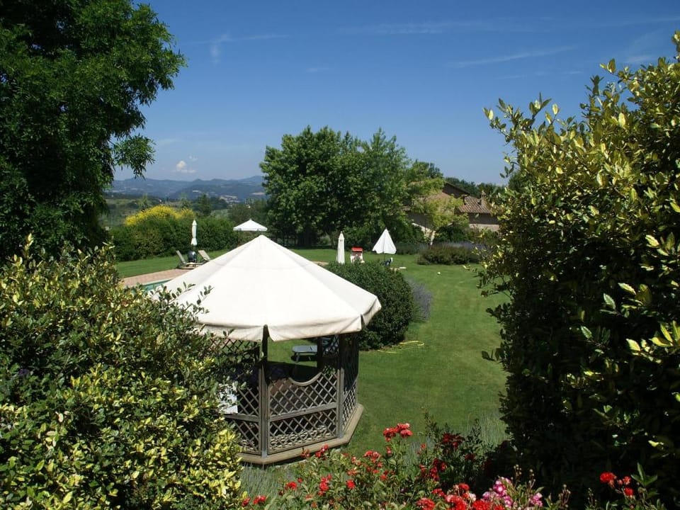 Apartment in Montone with Pool  Garden Apartment in Umbria