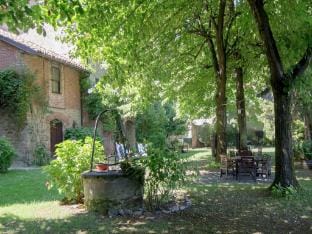 Guest House in Monferrato with Castle Views Villa in Liguria