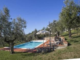 Apartment in Tuscany near Montecatini Golf Club Apartment in Emilia-Romagna