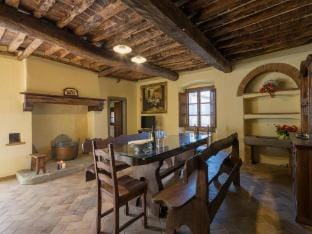 Farmhouse in Tuscany with Pool and Hill Views Villa in Umbria