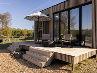 Forest Lodge w Hot Tub Vacation rental in Zeewolde