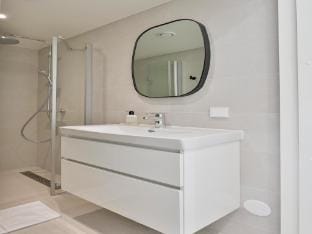 Lodge in Netherlands with Hot Tub Vacation rental in Zeewolde