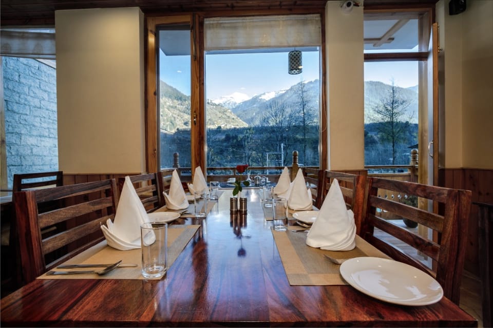 Hotel Polaris River View Manali Hotel in Himachal Pradesh