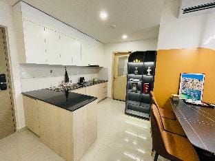 Về nhà Homestay 3 ngủ - Dragon Castle Hạ Long Apartment in Laos