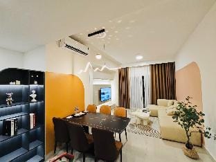 Về nhà Homestay 3 ngủ - Dragon Castle Hạ Long Apartment in Laos