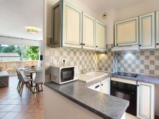 Nice holiday home near the Gorges du Verdon Apartment in Gréoux-les-Bains