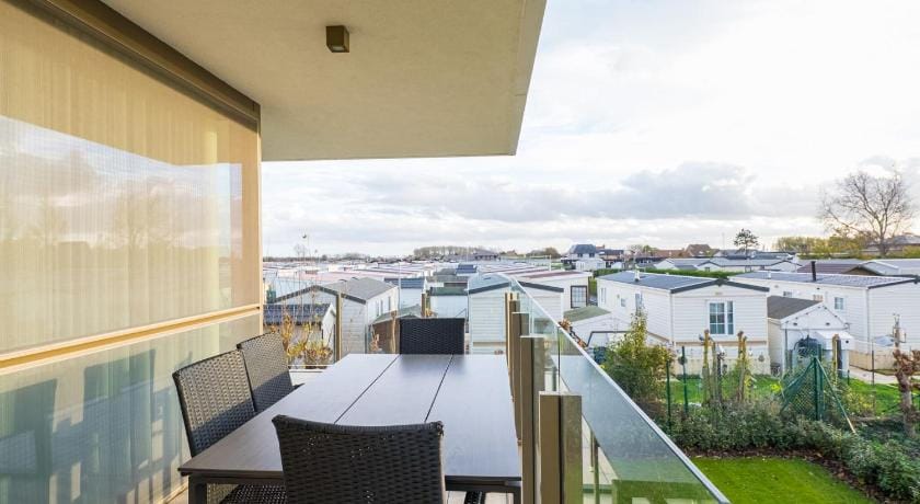 Spacious apartment with sunny terrace Apartment in Middelkerke