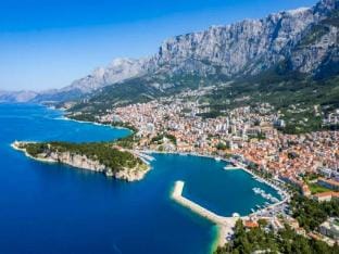 Apartment in Makarska near Biokovo Mountains Apartment in Makarska