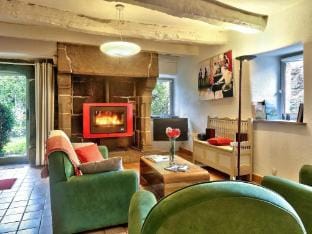 Stone House in Huelgoat, Brittany Vacation rental in Finistere