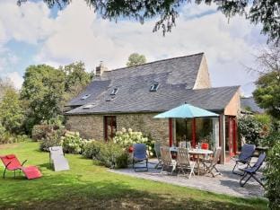 Stone House in Huelgoat, Brittany Vacation rental in Finistere