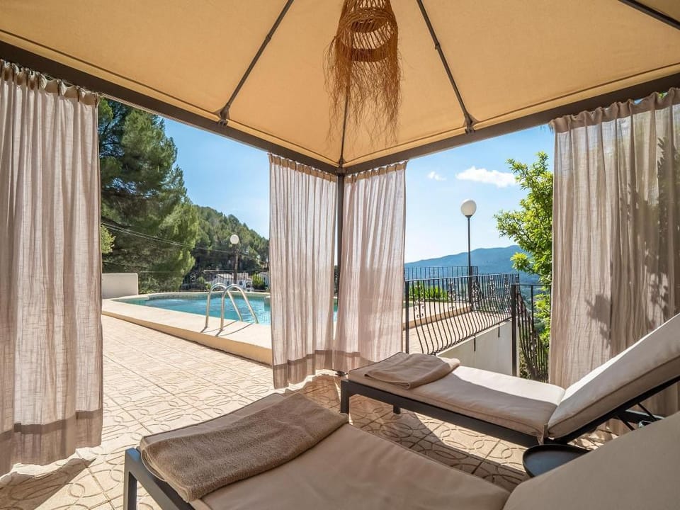 Villa Vista in Alcalali with swimmingpool and view Villa in Marina Alta