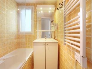 Apartment in Greoux-Les-Bains near Lakes Apartment in Gréoux-les-Bains