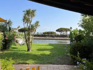 Lovely holiday apartment by the sea in Grimaud Vacation rental in Cogolin