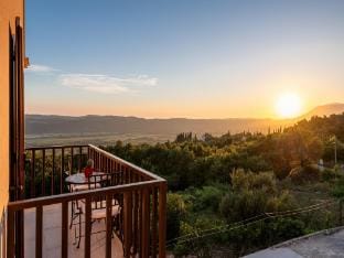 Modern apartment with balcony and garden Apartment in Dubrovnik-Neretva County