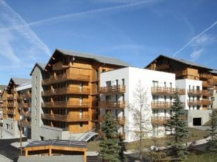 Apartment in LEclose with Mountain Views Apartment in Huez